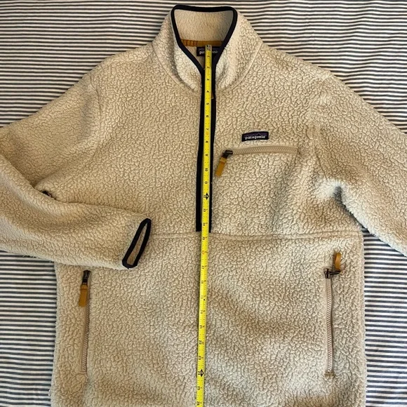 Patagonia Cream Fleece Pullover - Picture 2 of 4